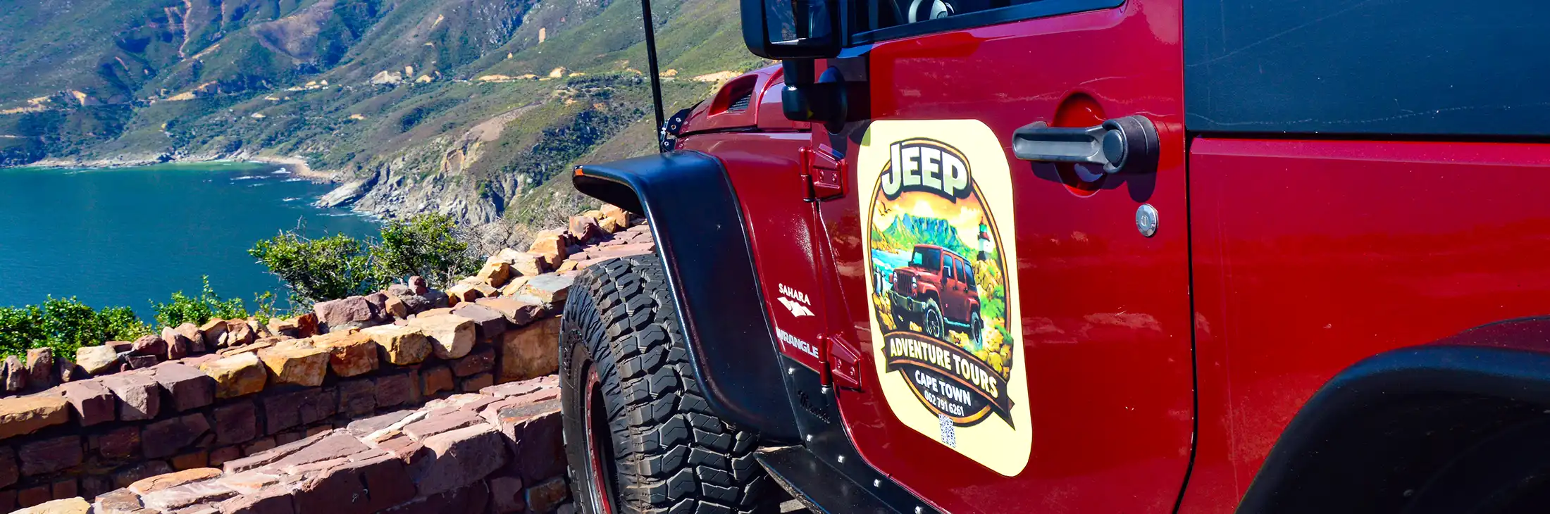 Jeep at the top of chapman's peak lookout